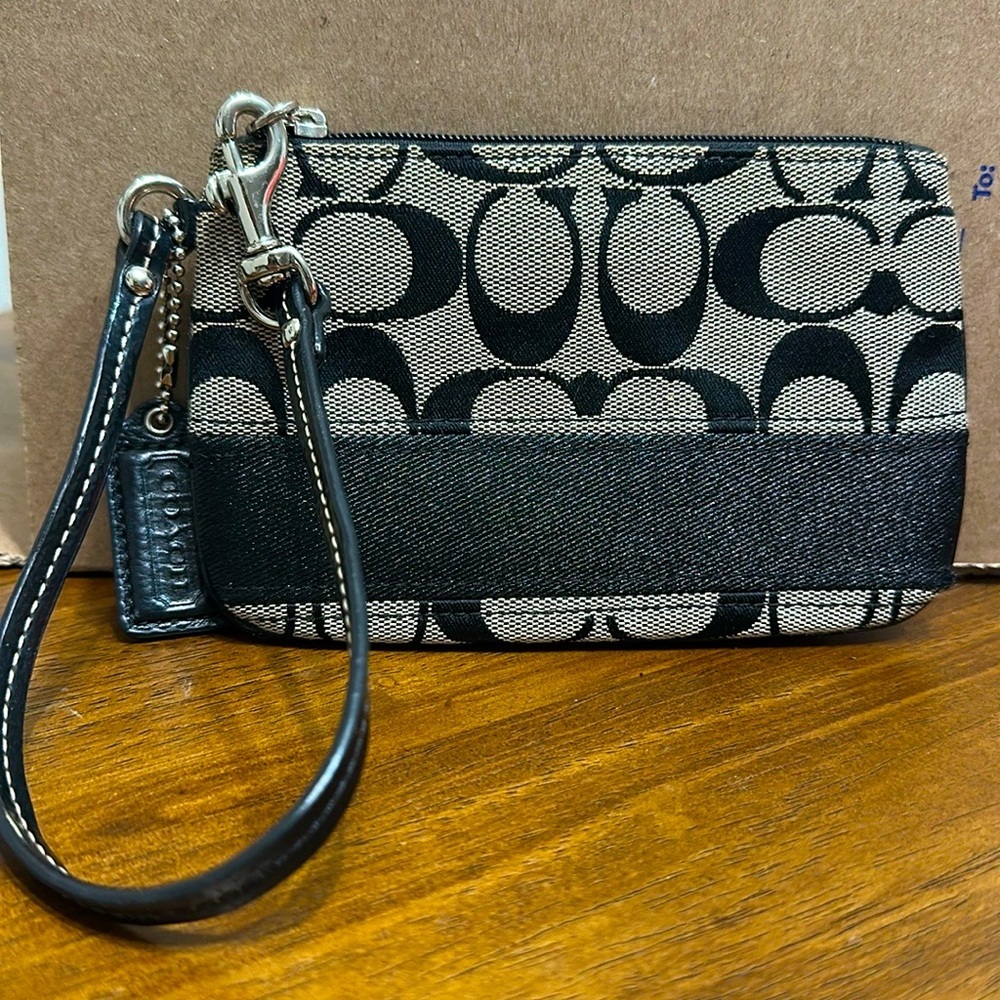NWOT Coach Vintage Signature Wristlet Wallet Bag - Black/Gray